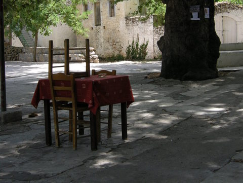 �gios Vas�leios, plat�a - Photo: Susanne Feiertag, summer 2008