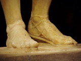 Voeten van de Hermes van Praxiteles - foto: http://www.hertel.org.uk