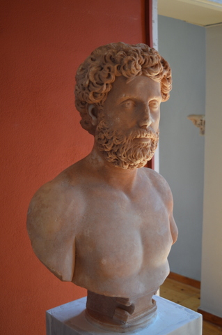 Portrait bust of an unknown man (second half 2nd century AD) - Photo: Jaap-Jan Flinterman, summer 2019 (Museum Astros)