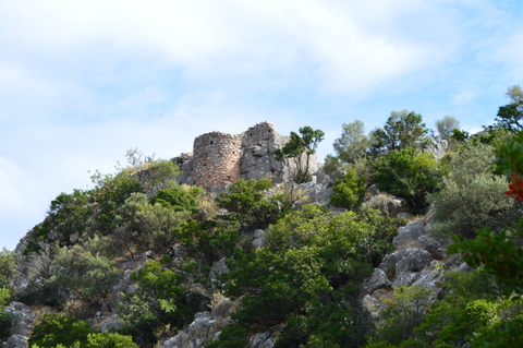Castle at the top of �yios Athan�sios hill - Photo: Jaap-Jan Flinterman, September 2022