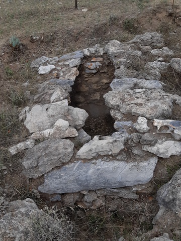Mycenaean grave near Vask�na 2 - Photo: Jaap-Jan Flinterman, September 2023