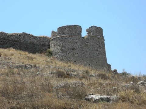 The north-western tower of the castle of Par�lio �stros - Photo: Jaap-Jan Flinterman, summer 2010